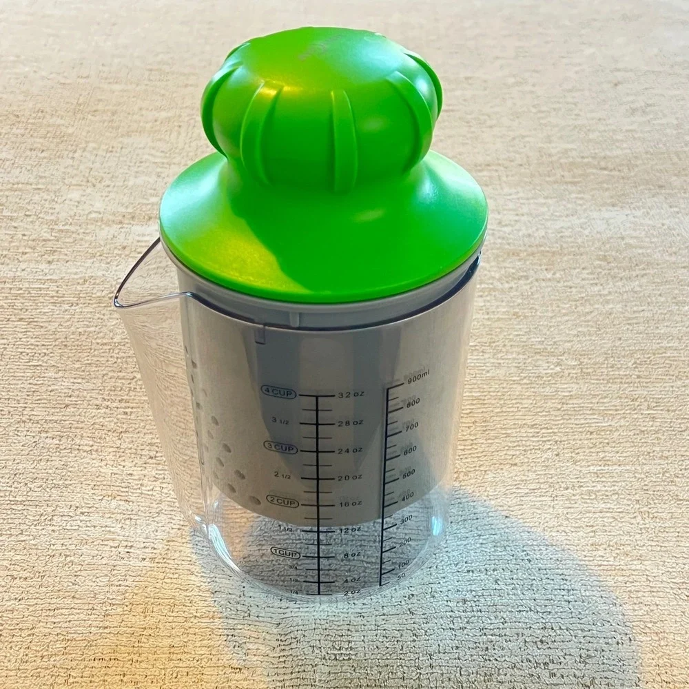 Avobagel Juicer 1.5 Cup Measuring Pitcher Set‎ Green Grey 12 oz
